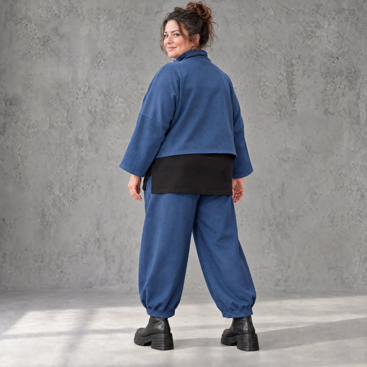 Jeansjacke Stretchdenim mit Stehkragen Langarm Knopfverschluss und aufgesetzten Taschen