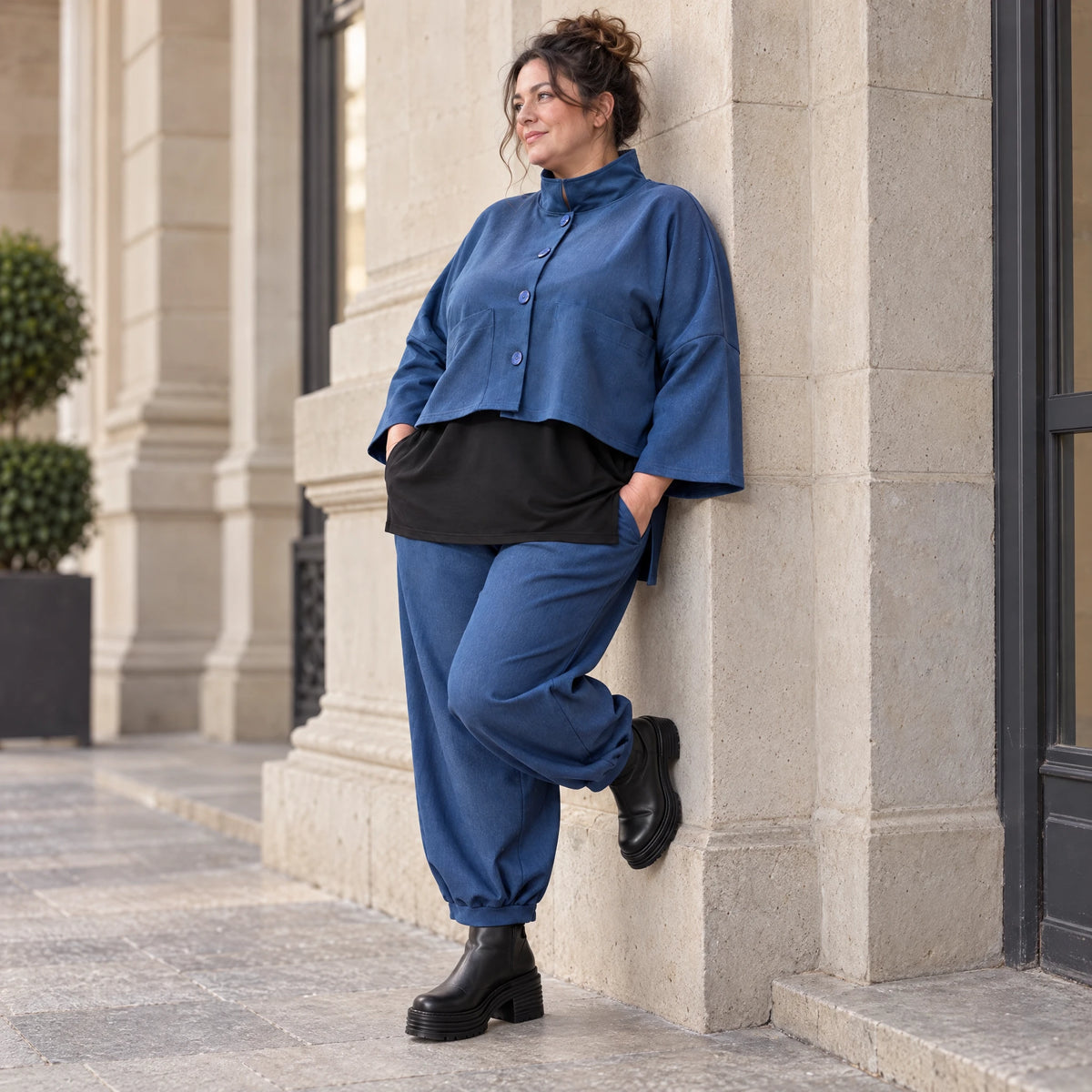 Jeansjacke Stretchdenim mit Stehkragen Langarm Knopfverschluss und aufgesetzten Taschen