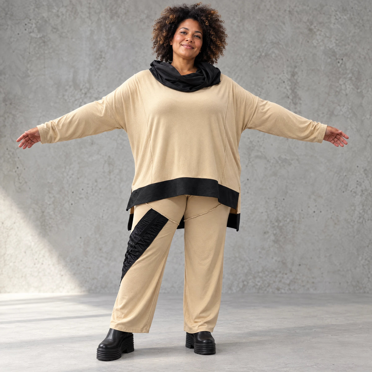 Jerseyhose mit geradem Bein und Dehnbund mit Taftdetails und dekorativer Overlocknaht