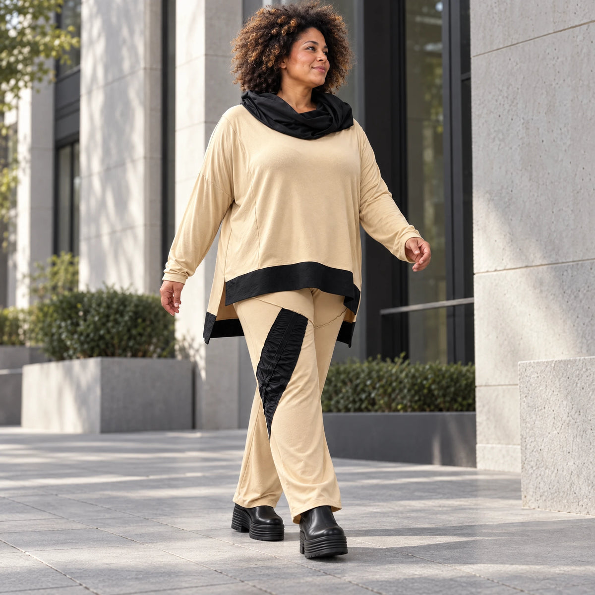 Jerseyhose mit geradem Bein und Dehnbund mit Taftdetails und dekorativer Overlocknaht