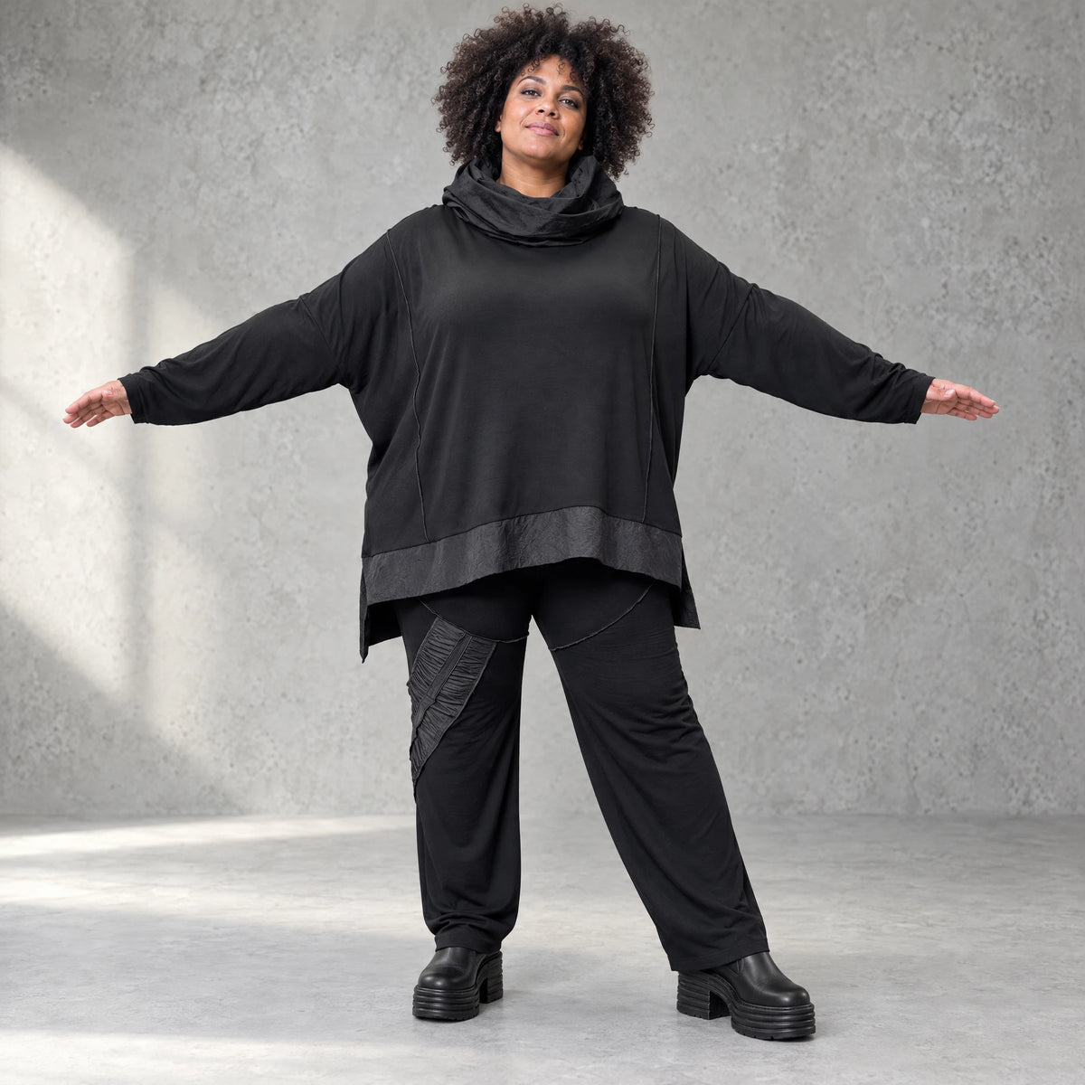 Winterhose aus Stretchjersey mit geradem Bein elastischem Bund und Overlocknahtdetail