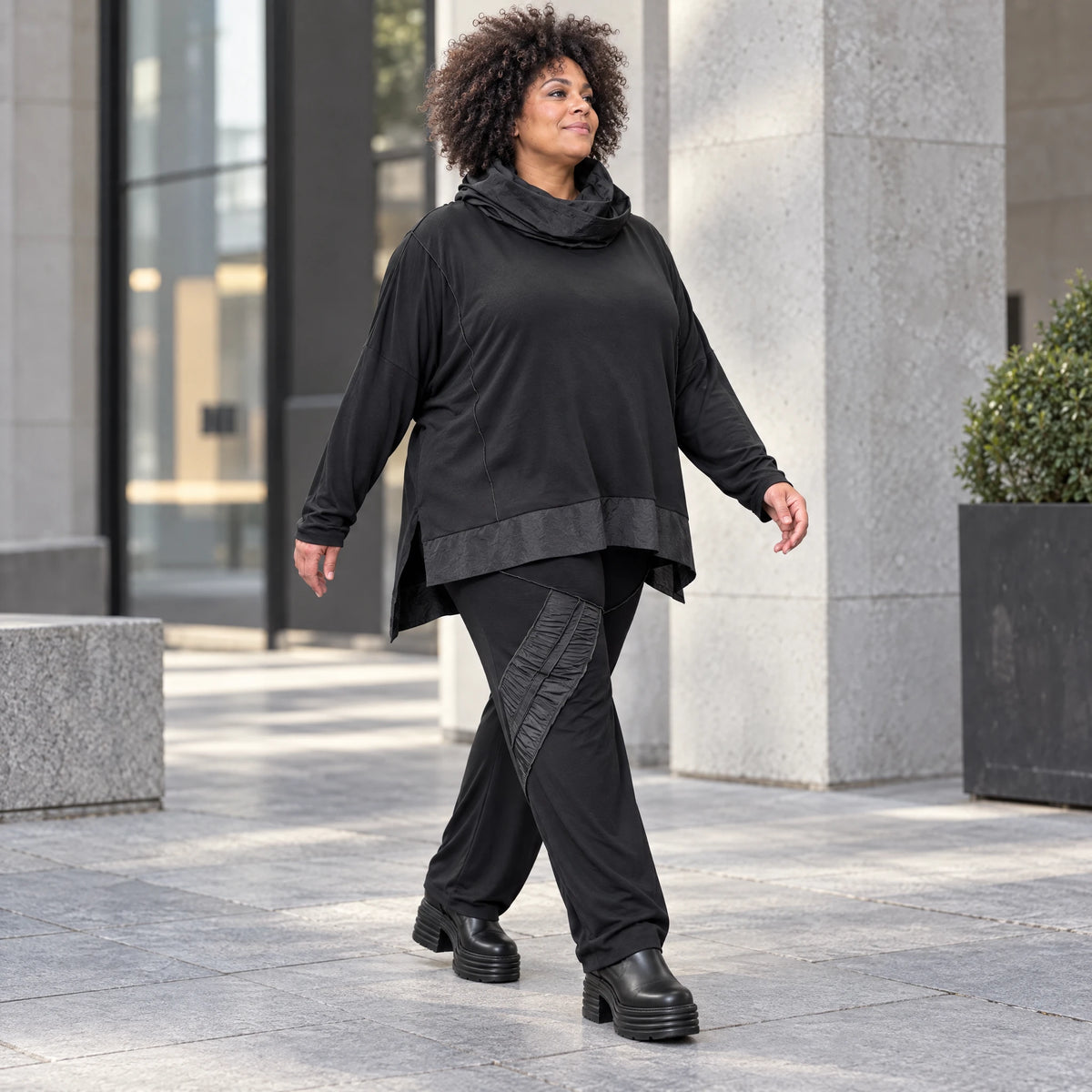 Winterhose aus Stretchjersey mit geradem Bein elastischem Bund und Overlocknahtdetail