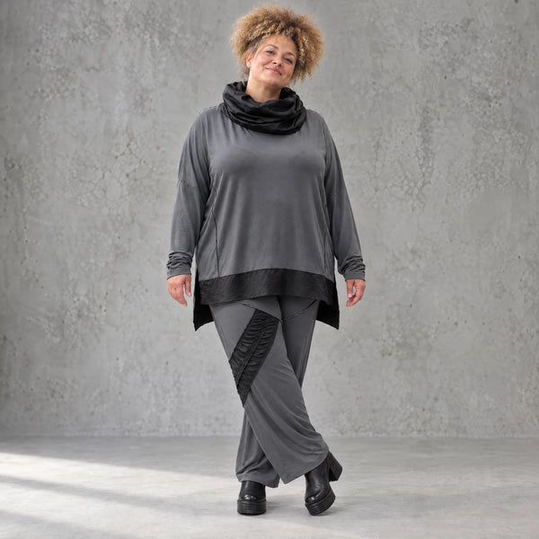 Wintershirt aus weichem Jersey mit Rollkragen Vokuhila Schnitt Taft und Seitenschlitzen