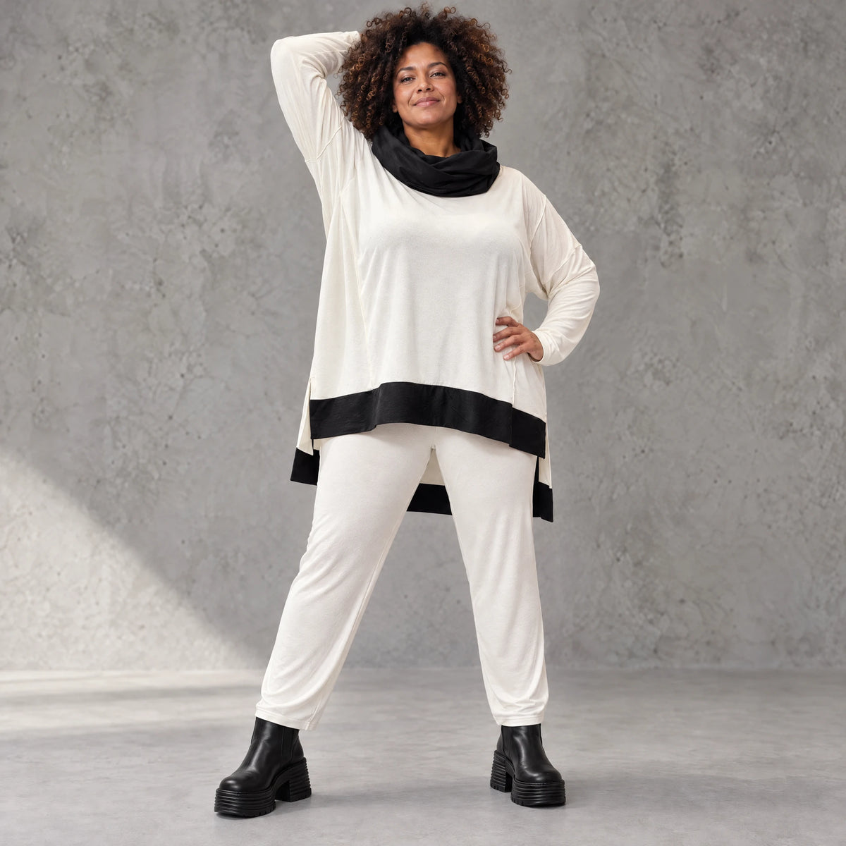 Weiche dehnbare Leggings in Karottenform mit elastischem Bund als Winterbasic