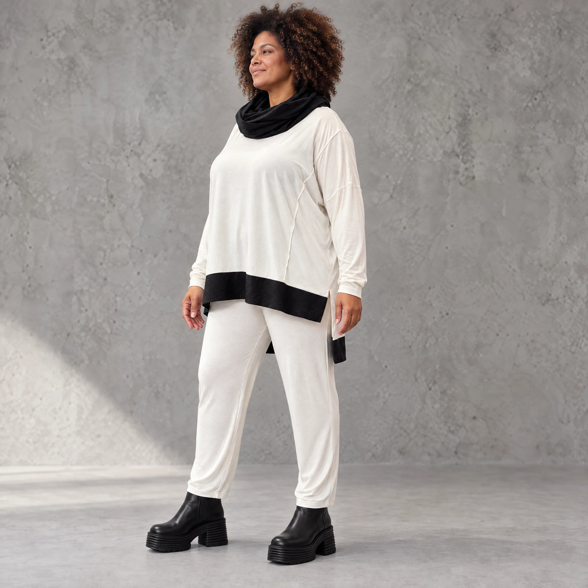 Weiche dehnbare Leggings in Karottenform mit elastischem Bund als Winterbasic