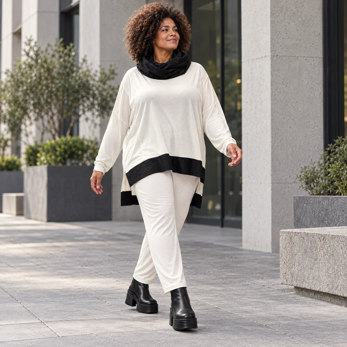 Weiche dehnbare Leggings in Karottenform mit elastischem Bund als Winterbasic