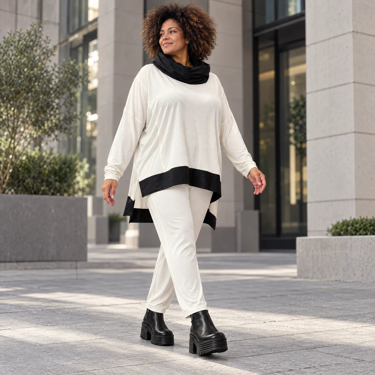 Weiche dehnbare Leggings in Karottenform mit elastischem Bund als Winterbasic