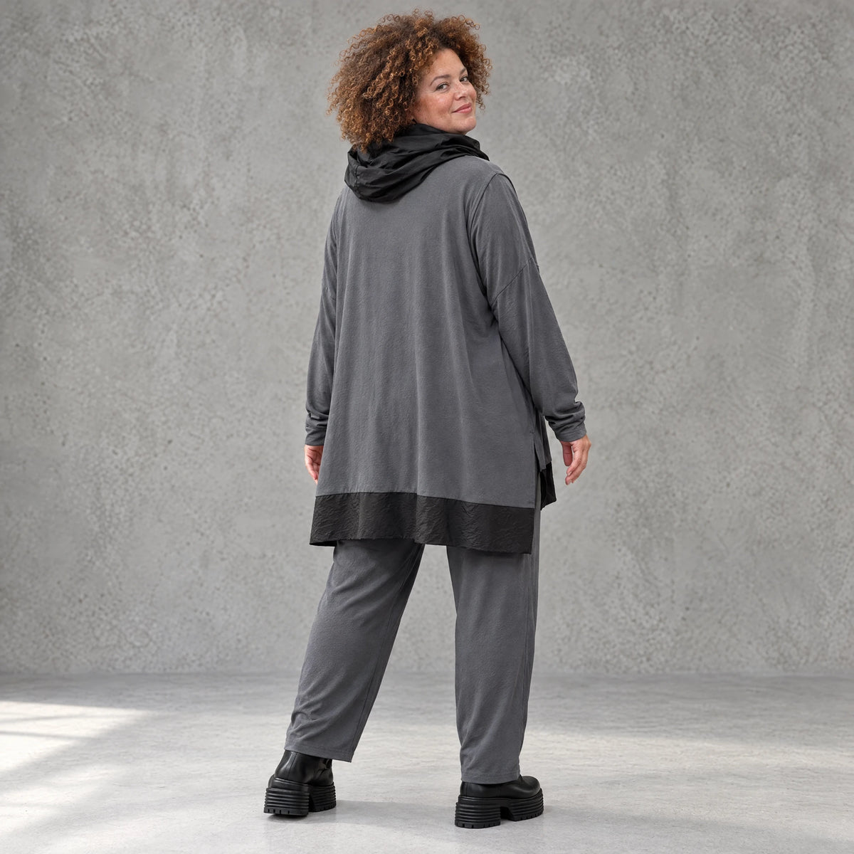 Graue Karottenleggings aus Jersey mit Stretch und Elastikbund weich und bequem warm