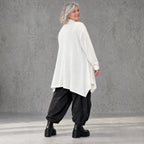 Creme Strickcardigan aus Baumwolle mit Stehkragen Taschen und A-Linie in Glockenform
