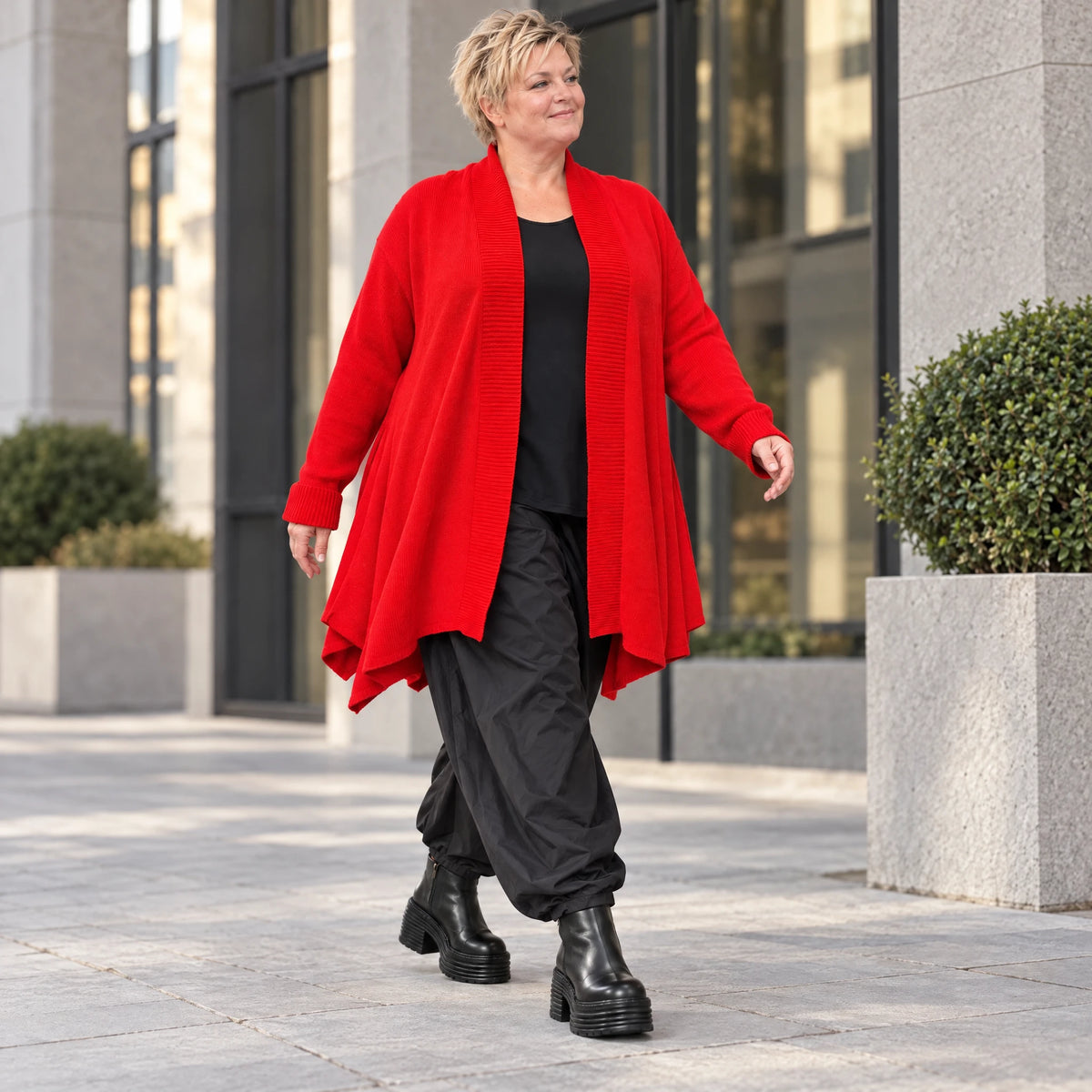 Cardigan aus reiner Baumwolle in A-Linie mit Stehkragen und Seitennahttaschen