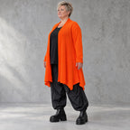 Oranger Baumwollcardigan in A-Linie mit leichter Glockenform aus weichem Feinstrick