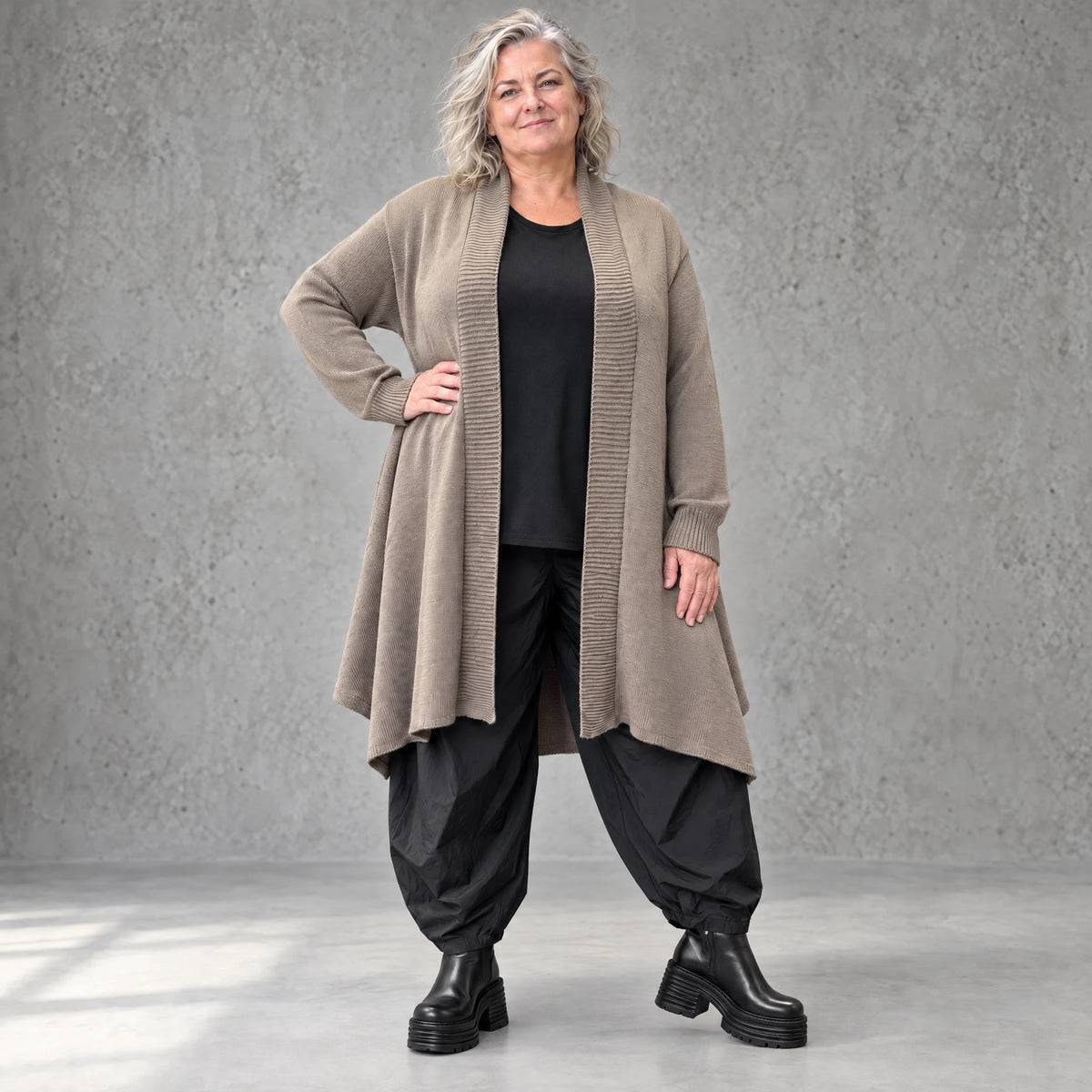 Taupe Strickcardigan in Glockenform mit Stehkragen Seitentaschen Baumwollstretch