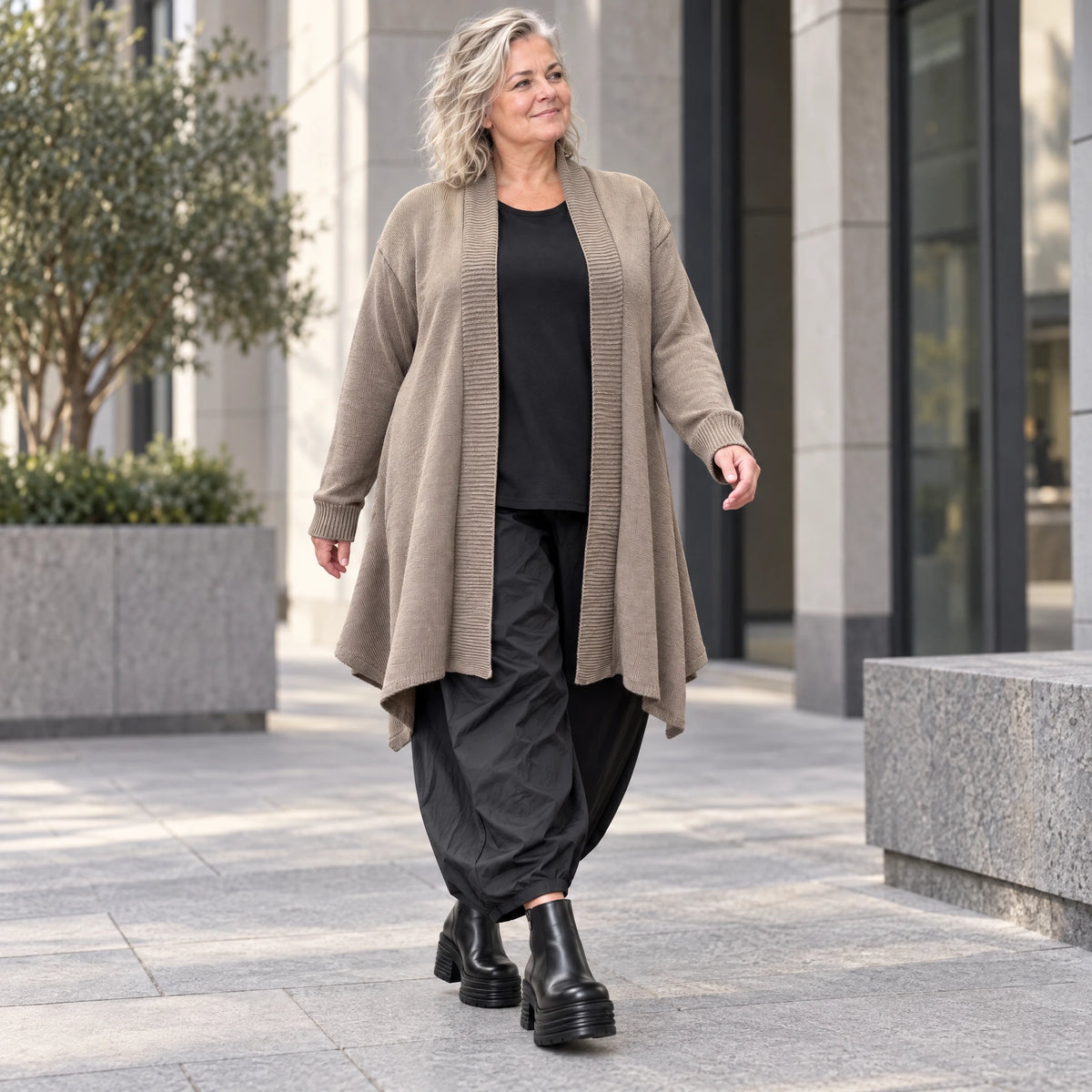 Taupe Strickcardigan in Glockenform mit Stehkragen Seitentaschen Baumwollstretch