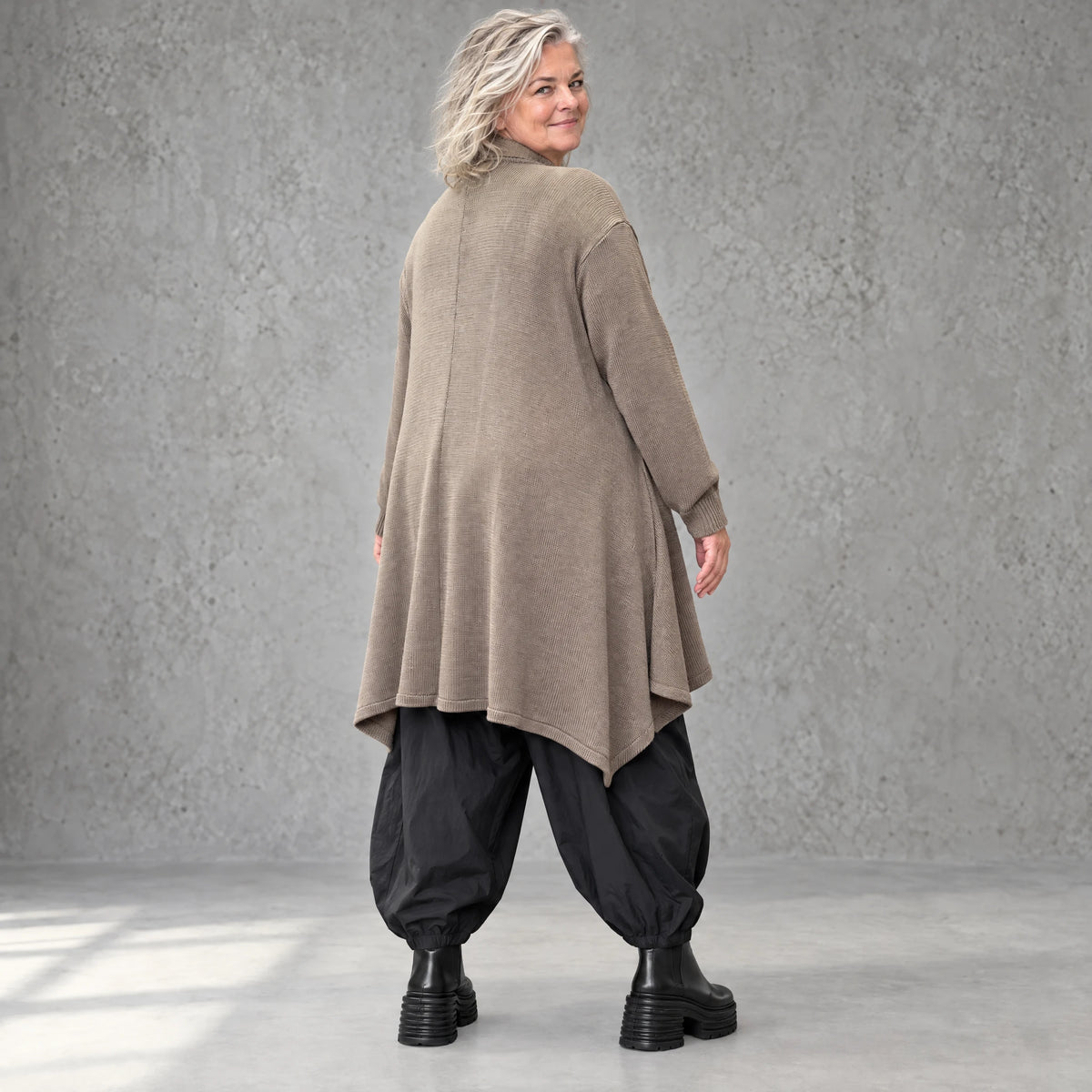 Taupe Strickcardigan in Glockenform mit Stehkragen Seitentaschen Baumwollstretch