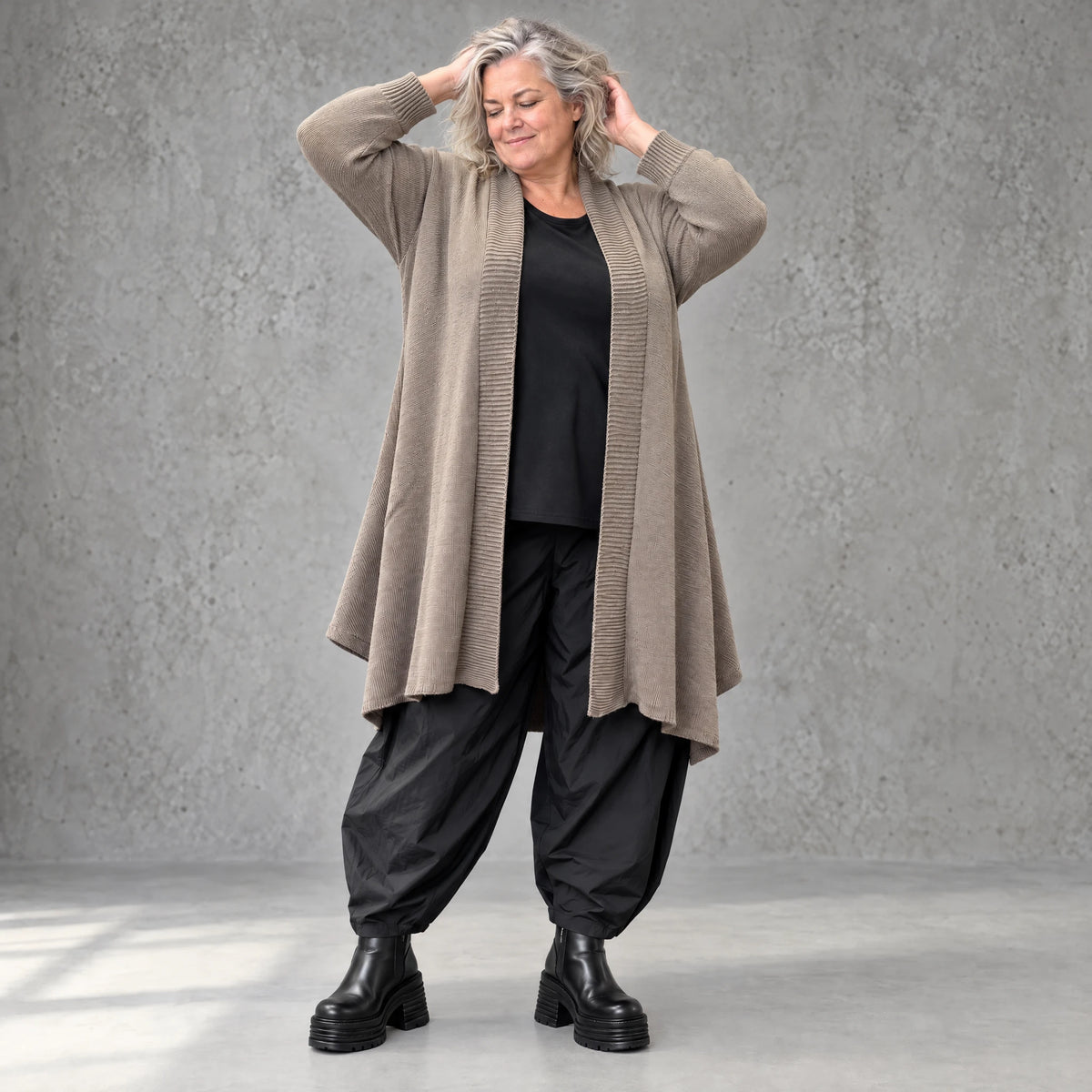 Taupe Strickcardigan in Glockenform mit Stehkragen Seitentaschen Baumwollstretch