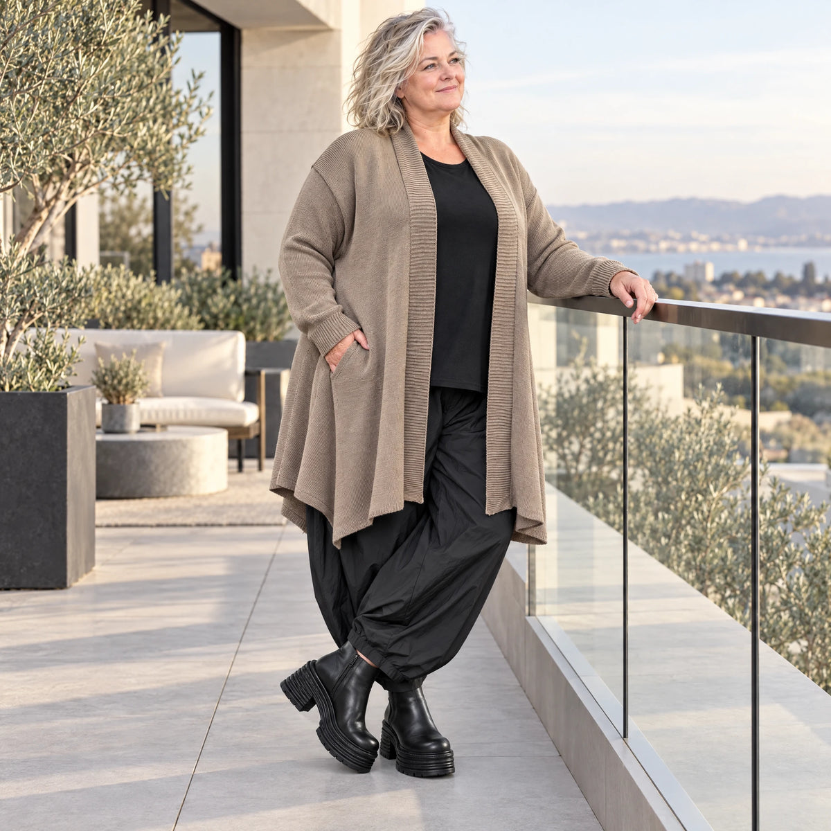 Taupe Strickcardigan in Glockenform mit Stehkragen Seitentaschen Baumwollstretch