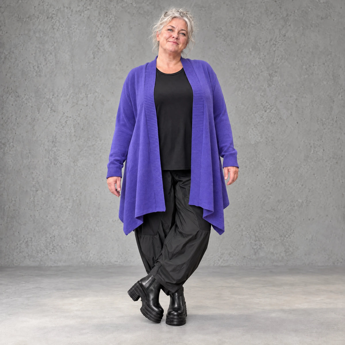 Cardigan aus Baumwolle in Violett mit Stehkragen A-Linie weich verschlusslos warm