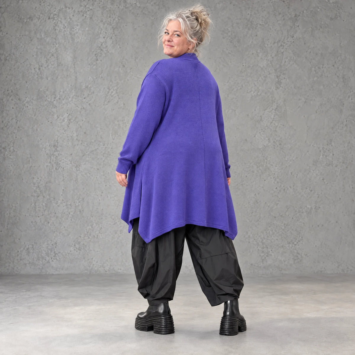 Cardigan aus Baumwolle in Violett mit Stehkragen A-Linie weich verschlusslos warm