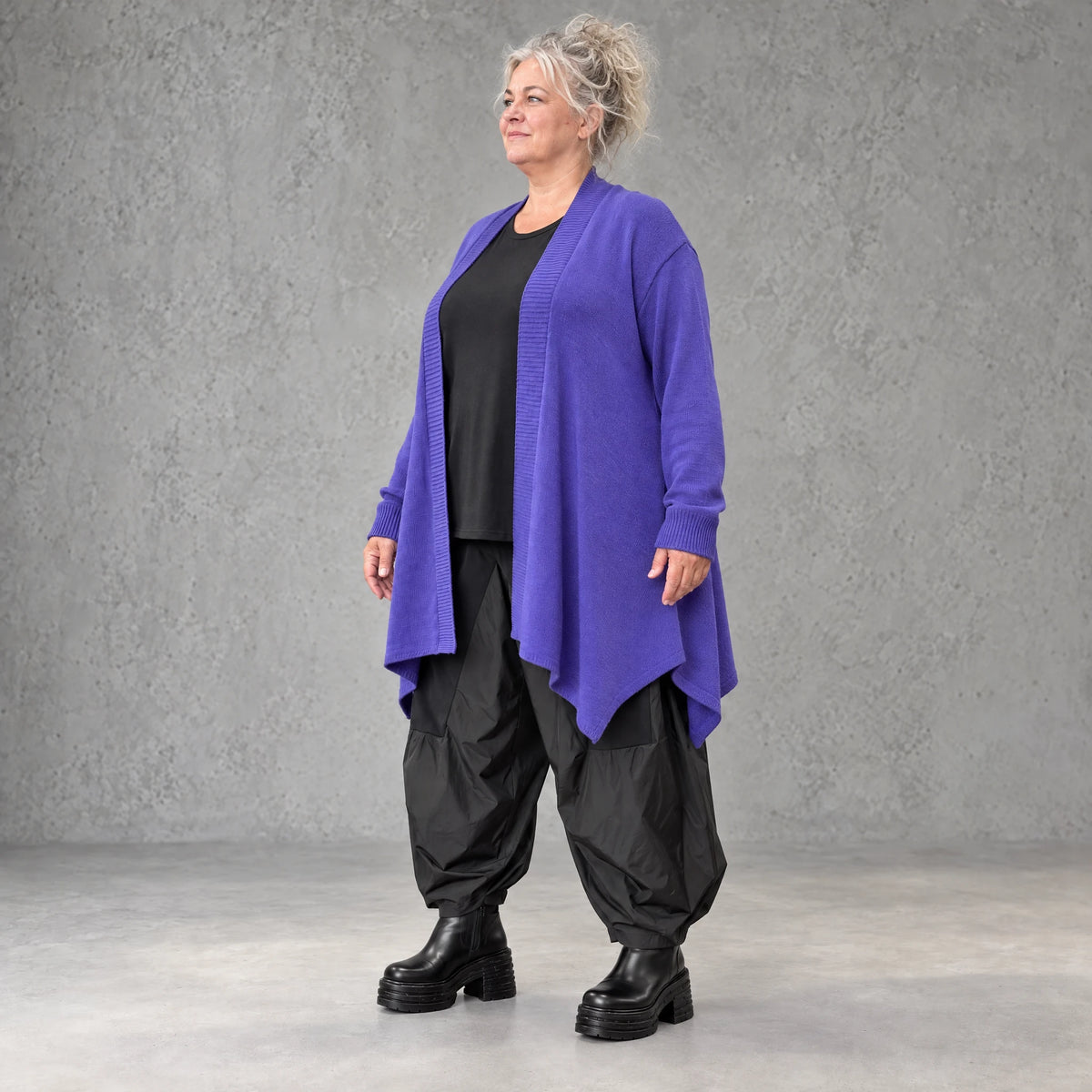 Cardigan aus Baumwolle in Violett mit Stehkragen A-Linie weich verschlusslos warm