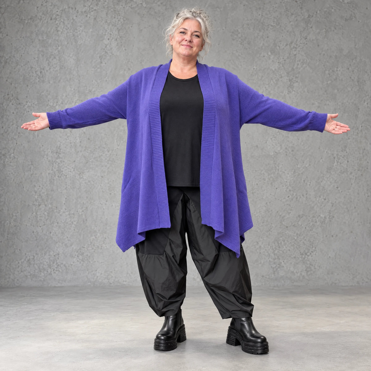 Cardigan aus Baumwolle in Violett mit Stehkragen A-Linie weich verschlusslos warm
