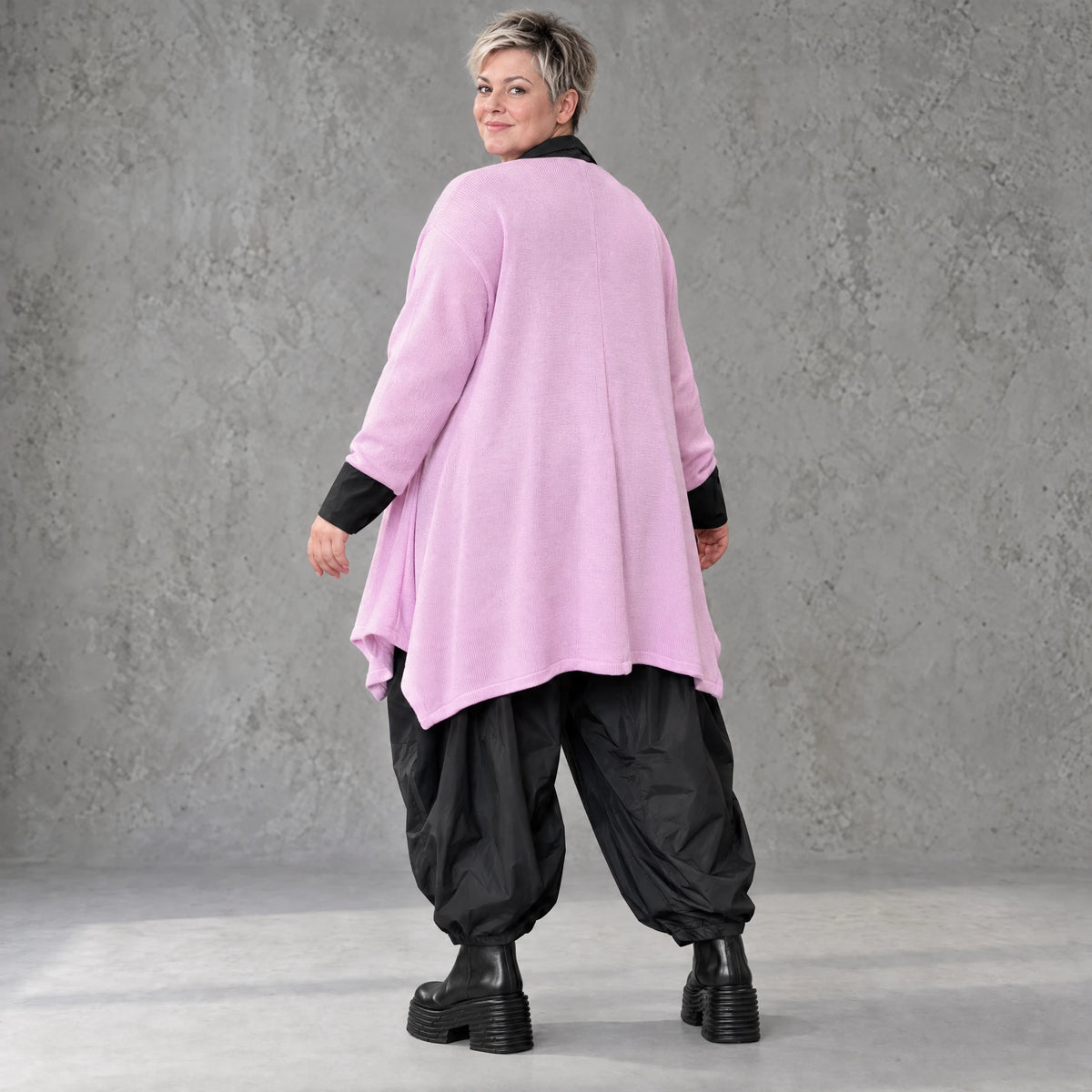 Strickcardigan aus Baumwolle in A-Linie mit Stehkragen und Memorytaft ohne Verschluss