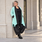 Strickcardigan aus reiner Baumwolle in Glockenform mit Stehkragen und Seitentaschen