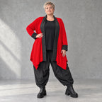 Roter Baumwollcardigan in Glockenform mit Stehkragen ohne Verschluss weich und winterlich