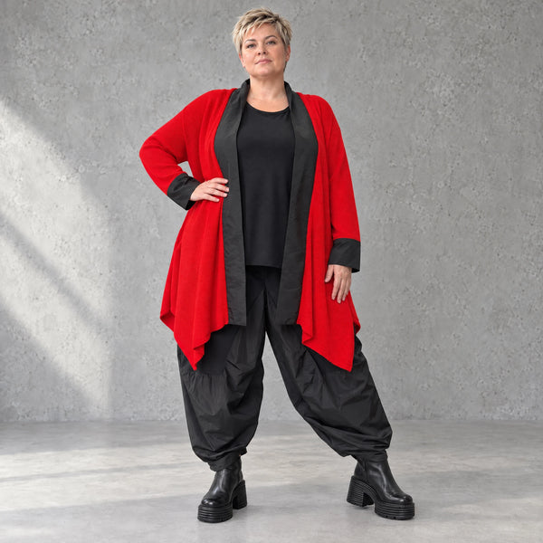 Roter Baumwollcardigan in Glockenform mit Stehkragen ohne Verschluss weich und winterlich