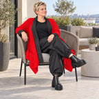 Roter Baumwollcardigan in Glockenform mit Stehkragen ohne Verschluss weich und winterlich