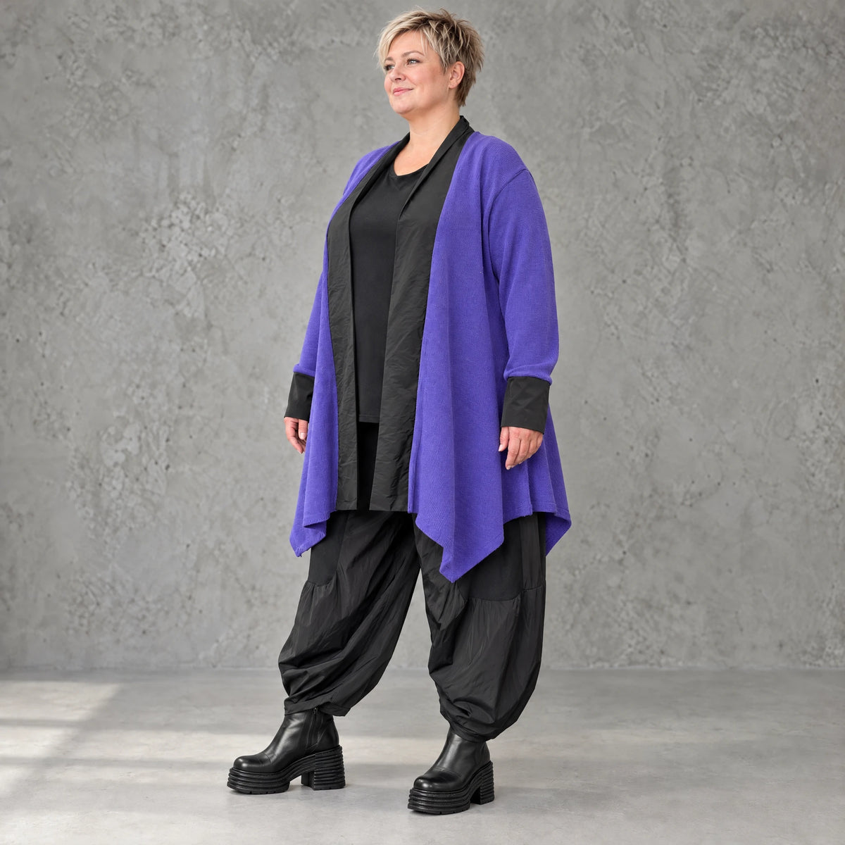 Cardigan in Violett aus Baumwollstrick mit Stehkragen in A-Linie weich und wärmend