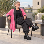 Zartpinker Strickcardigan in A-Linie mit Stehkragen langen Ärmeln und Seitennahttaschen