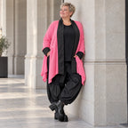 Zartpinker Strickcardigan in A-Linie mit Stehkragen langen Ärmeln und Seitennahttaschen