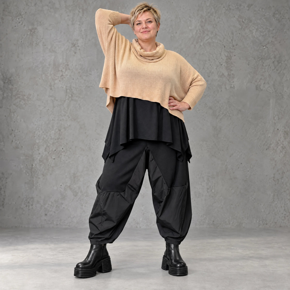 Überwurf aus reiner Baumwolle in Beige mit kastiger Passform weich warm und locker