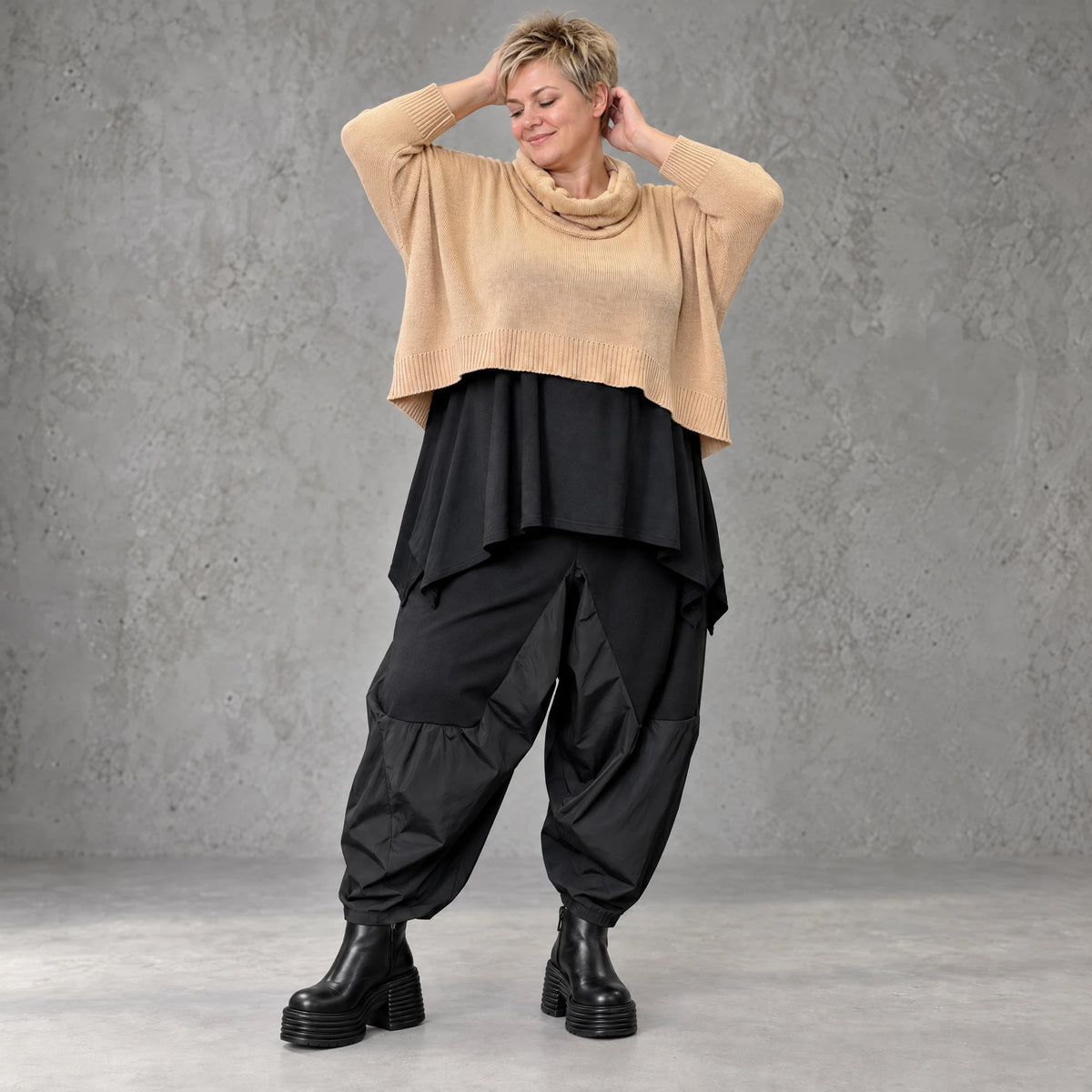 Überwurf aus reiner Baumwolle in Beige mit kastiger Passform weich warm und locker