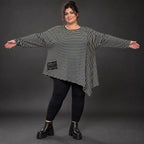 Langarmshirt in Schwarz/Weiß mit Zipfelsaum aus warmem Stretchjersey Made in Italy