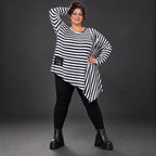 Langarmshirt in Dunkelblau/Weiß aus weichem Stretchjersey mit asymmetrischem Zipfelsaum
