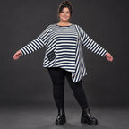 Asymmetrisches Langarmshirt in Creme/Dunkelblau mit Zipfelsaum aus weichem Stretchjersey