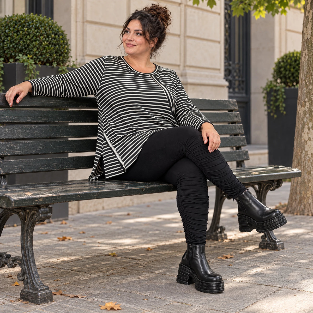 Langarmshirt Schwarz/Weiß in A-Linie aus weichem Stretchjersey mit Faltennahtmuster