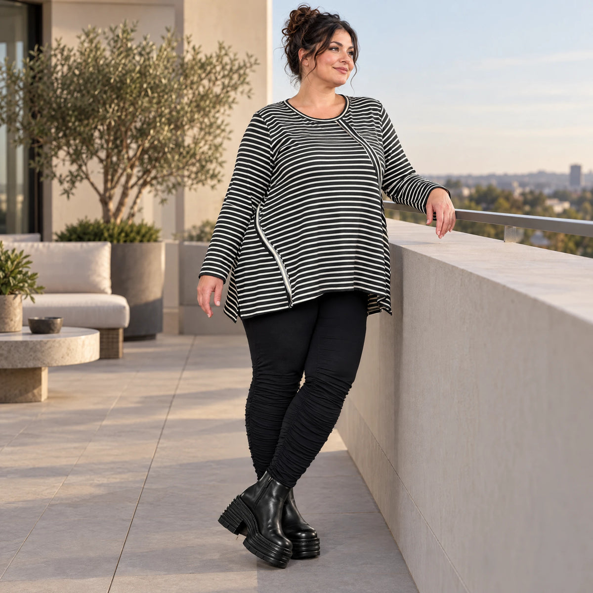 Langarmshirt Schwarz/Weiß in A-Linie aus weichem Stretchjersey mit Faltennahtmuster