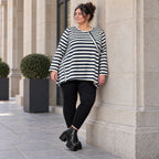 Langarmshirt in Creme/Dunkelblau mit A-Linie aus weichem Stretchjersey und Schlitzen
