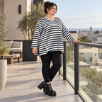 Langarmshirt in Creme/Dunkelblau mit A-Linie aus weichem Stretchjersey und Schlitzen