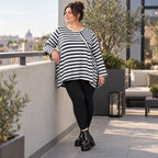 Langarmshirt in Creme/Dunkelblau mit A-Linie aus weichem Stretchjersey und Schlitzen