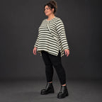 Langarmshirt in Creme/Dunkelgrün mit A-Linie aus warmem Stretchjersey und Faltennahtmuster