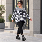 Langarmshirt in Dunkelblau/Weiß aus weichem Stretchjersey in A-Linie mit Seitenschlitzen