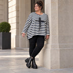 Langarmshirt in A-Linie aus Stretchjersey in Creme/Dunkelblau mit seitlichen Schlitzen