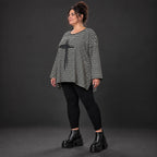Langarmshirt in Schwarz/Weiß aus Stretchjersey mit A-Linie und seitlichen Schlitzen