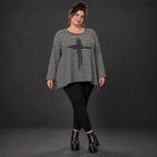 Langarmshirt in Schwarz/Weiß aus Stretchjersey mit A-Linie und seitlichen Schlitzen