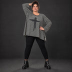 Langarmshirt in Schwarz/Weiß aus Stretchjersey mit A-Linie und seitlichen Schlitzen