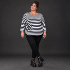 Shirt in Dunkelblau/Weiß aus weichem Stretchjersey mit 7/8-Arm und gerundeter Schnittform