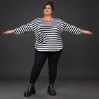 Shirt in Dunkelblau/Weiß aus weichem Stretchjersey mit 7/8-Arm und gerundeter Schnittform